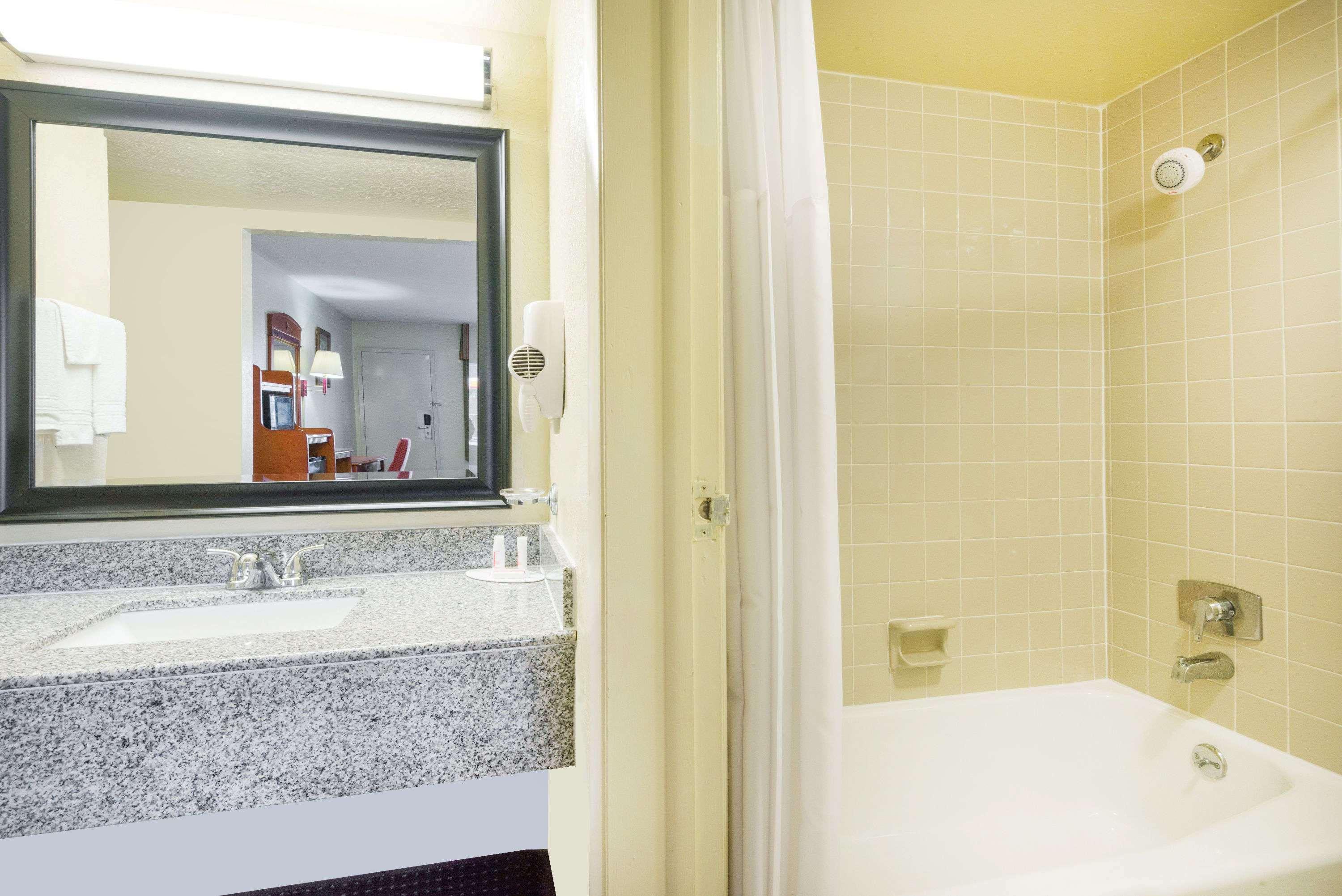 Days Inn By Wyndham Paintsville Ngoại thất bức ảnh